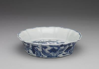 图片[2]-Floral-rimmed Washer with Lotus Pond Design in Underglaze Blue, Xuande reign (1426-1435), Ming dynasty-China Archive